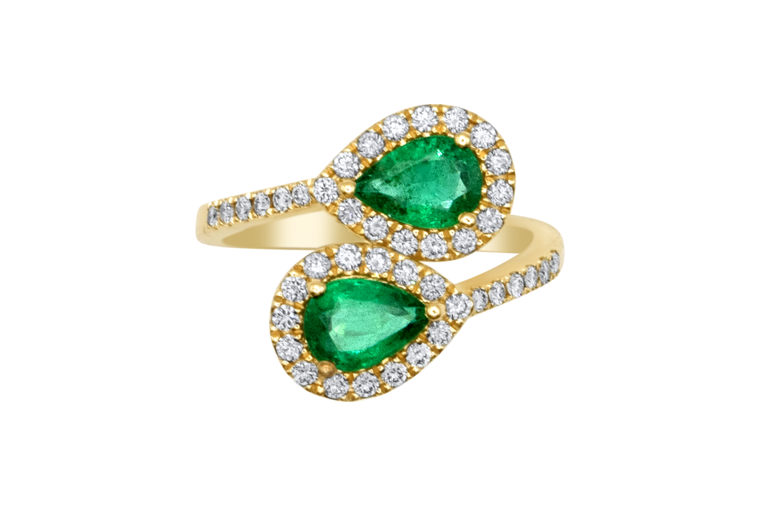 Emerald pear shape ring